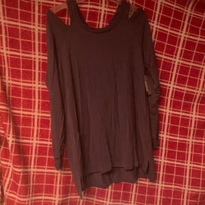 I’m selling a purple blouse.